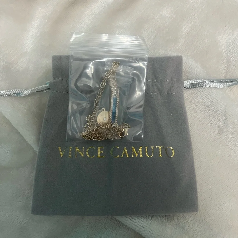 NWT💎VINCE CAMUTO Blue Ombre CZ Bar Necklace, Gold w/Blue & Clear stones - Picture 6 of 13